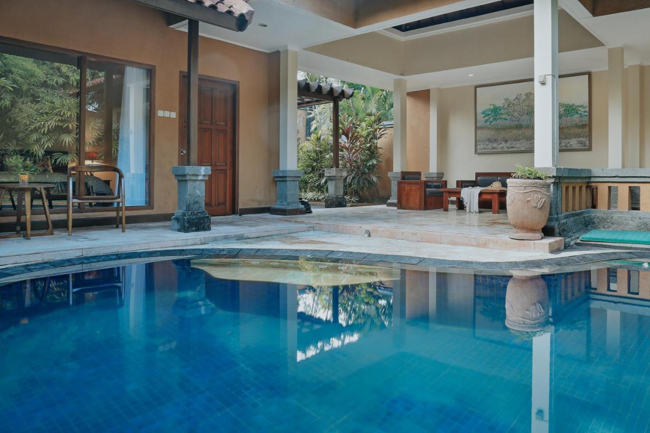Parigata Villas Resort Санур Экстерьер фото